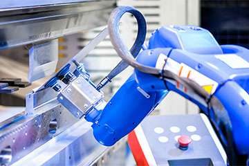 钣金行业资讯-采用机器人钣金折弯，钣金加工行业已经不再需要大批量的尺寸来使用机器人折弯机-石家庄冯岩文化传播有限公司